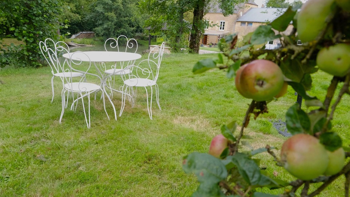 Warnecourt Apartment | Comfortable country apartment in 17th-century mill.