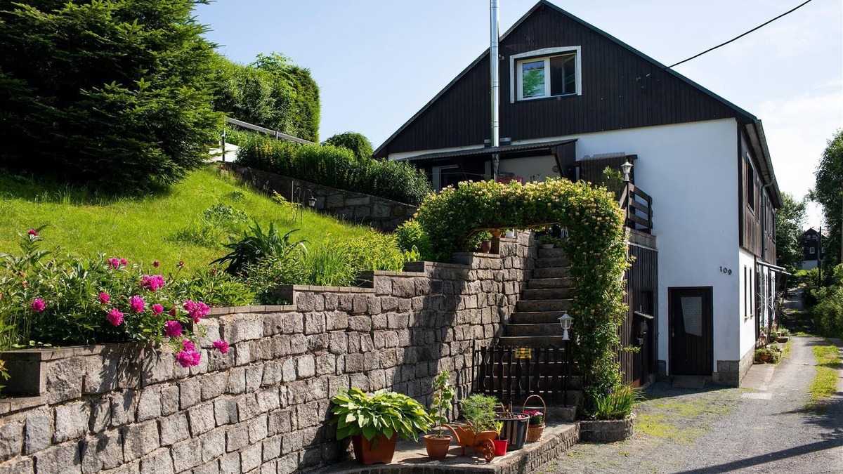 Krumhermsdorf Condo | Comfortable, quiet and well-kept vacation apartment, idyllic countryside