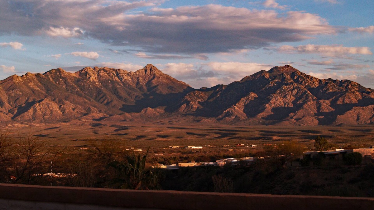 Desert Hills Estates House | Comfortable Desert Hideaway with a Beautiful Unobstructed Mountain View