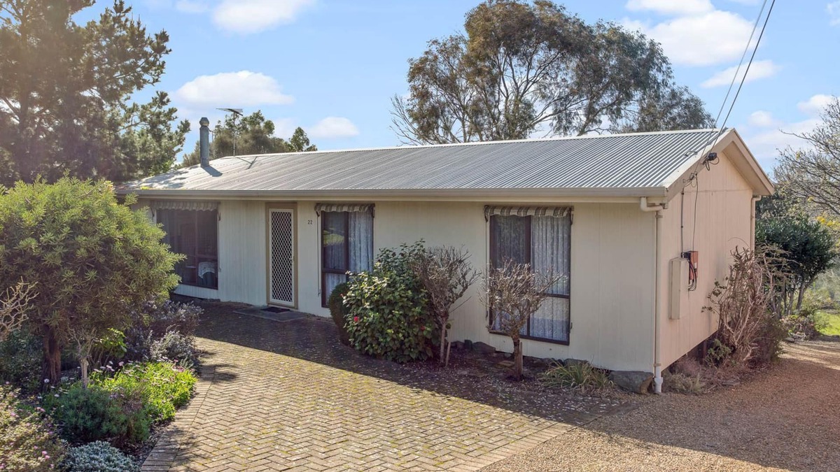 Encounter Bay House | Comfortable Elevated Holiday Home