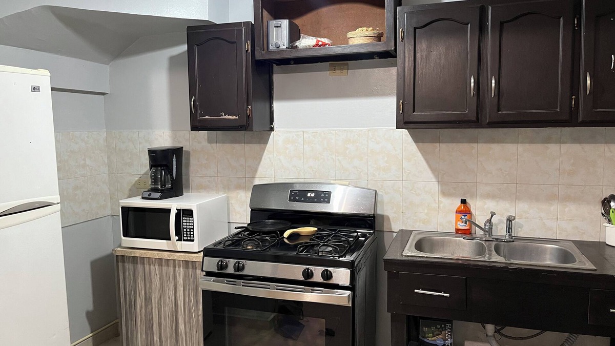 Escobedo House | Comfortable entire house 2-BD in the Industrial city ofApodaca with AC,WiFi