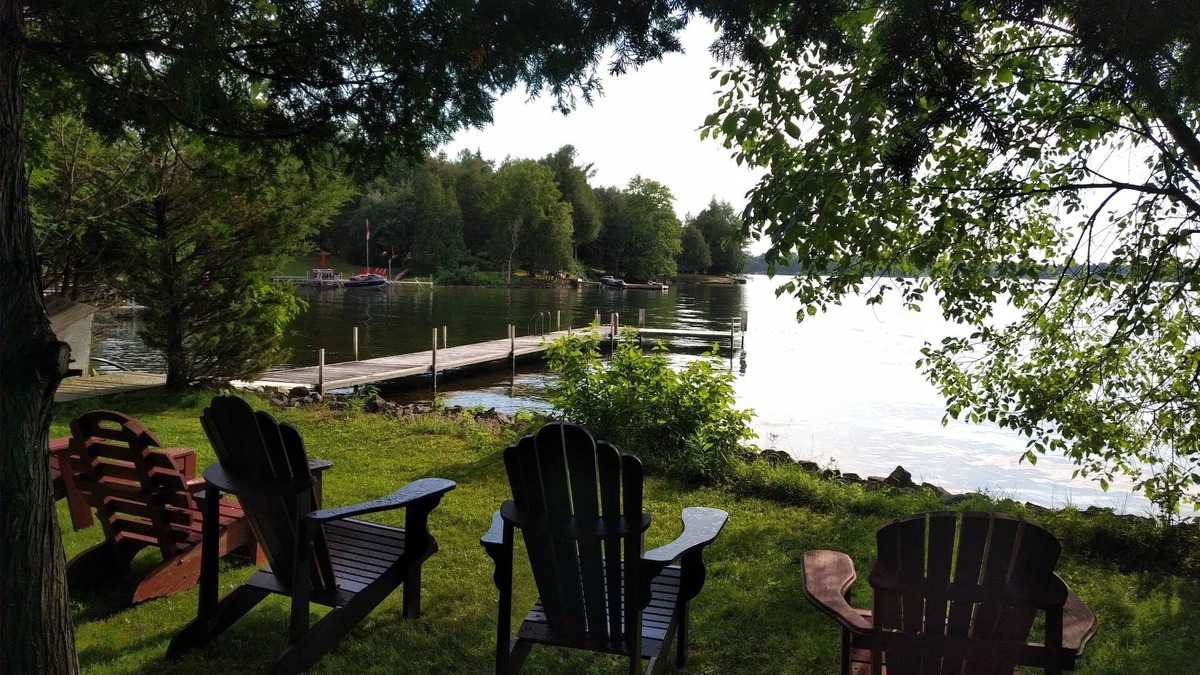 Rideau Lakes Cottage | Comfortable family cottage on Big Rideau Lake