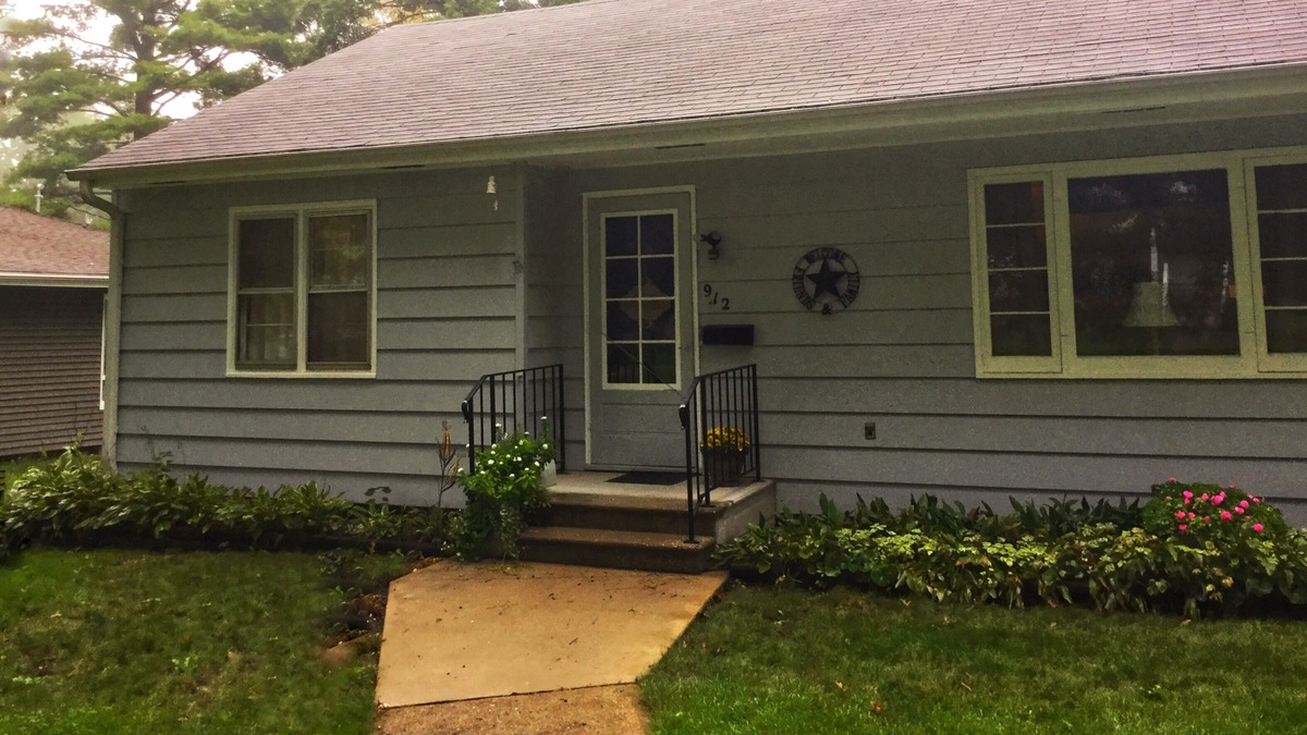 Chariton House | Comfortable family-friendly 3 bedroom house in south central Iowa
