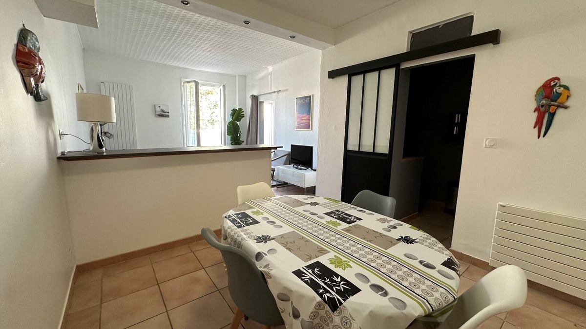 Les Sables d'Olonne Ski Chalet | Comfortable Holiday Home for 4 Guests – Les Sables-d’Olonne