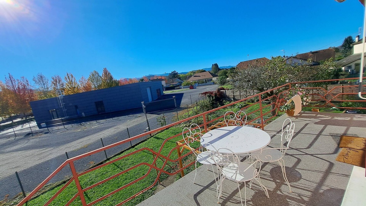 Oloron-Sainte-Marie Apartment | Comfortable apartment with parking and terraces