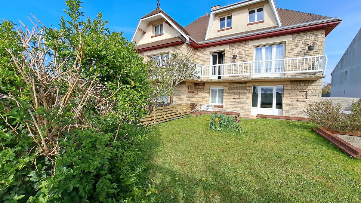 Coeur de Nacre Apartment | Comfortable apartment in villa with garden, 350 m from the beach/shops