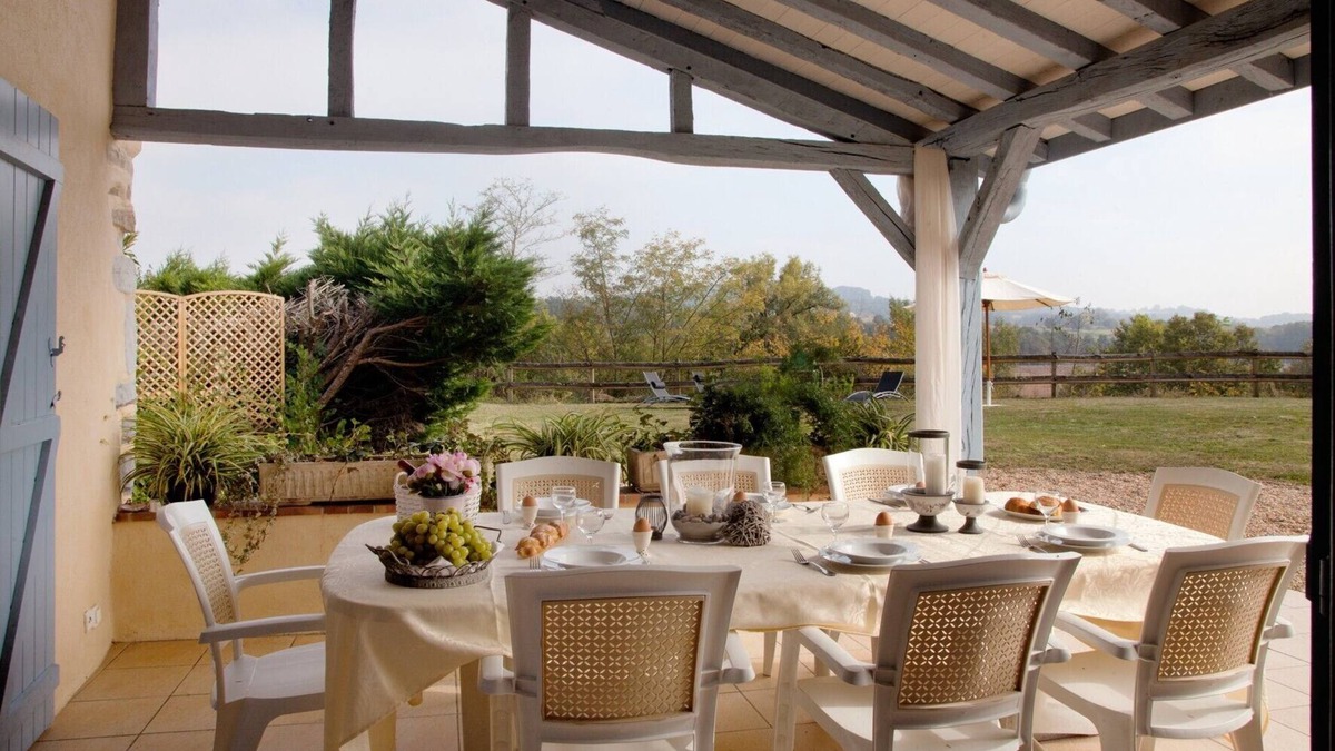Sauveterre-de-Bearn Villa | Comfortable house with swimming pool, ideally located between Béarn and the Basque Country
