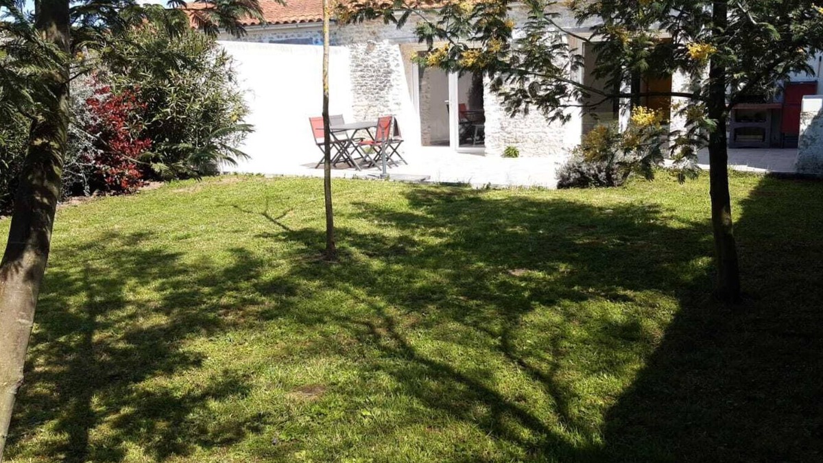 Saint-Georges-d'Oleron House | Comfortable, quiet, 2 shower rooms, 2 toilets, adjustable from 2 to 6 people.
