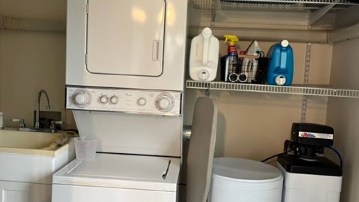 Holly Apartment | Comfortable furnished 2-bedroom apartment
