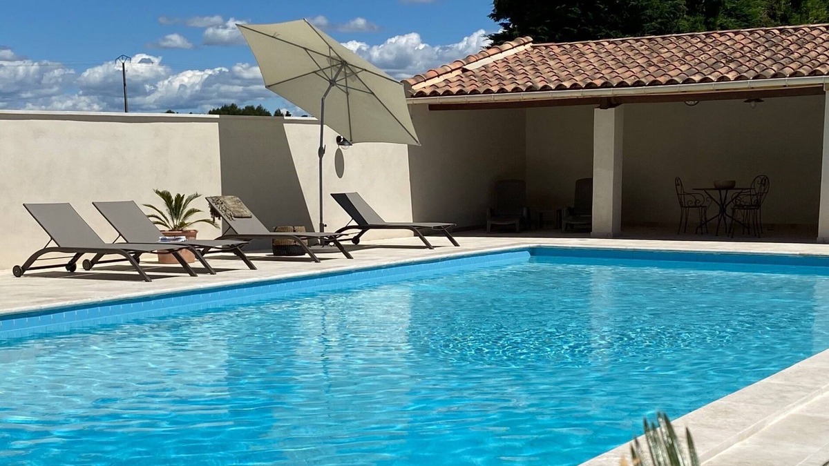 Fontvieille Cottage | Comfortable gîte in a 19th century Provencal farmhouse ideally located