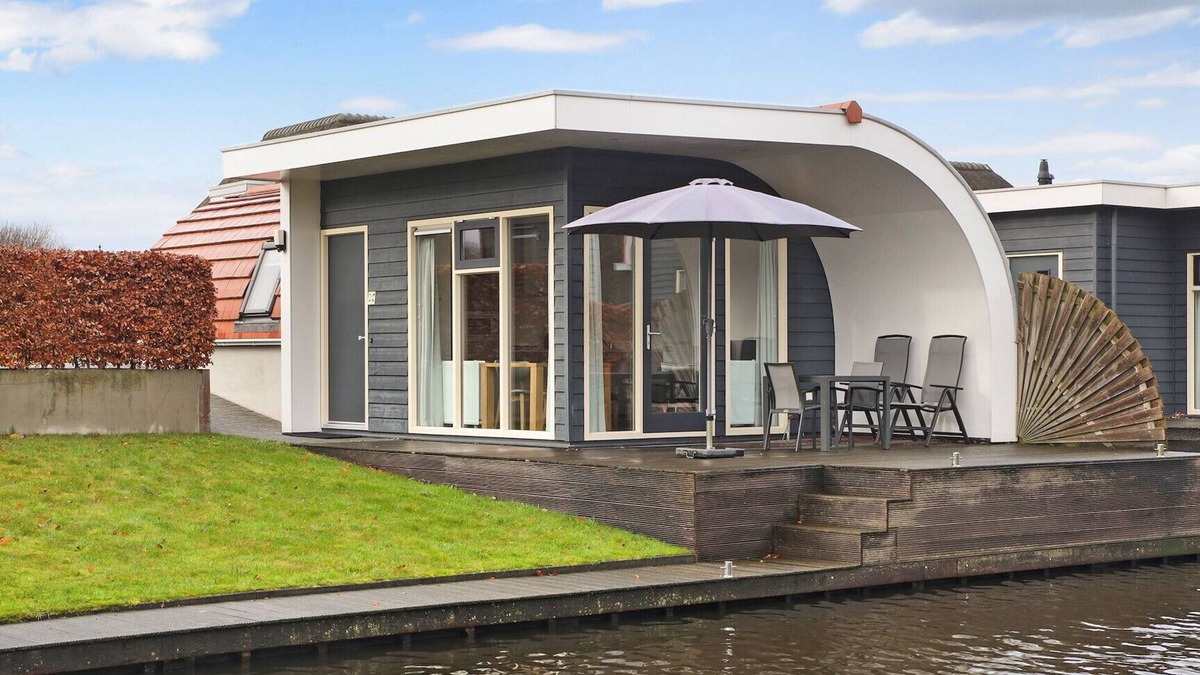 Midlaren Cottage | Comfortable ground-floor 2-person bungalow