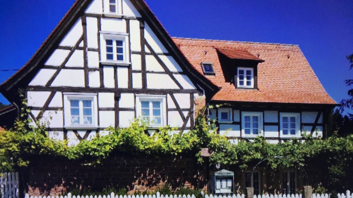 Gleiszellen-Gleishorbach House | Comfortable half-timbered house in a grown wine-growing town. 6