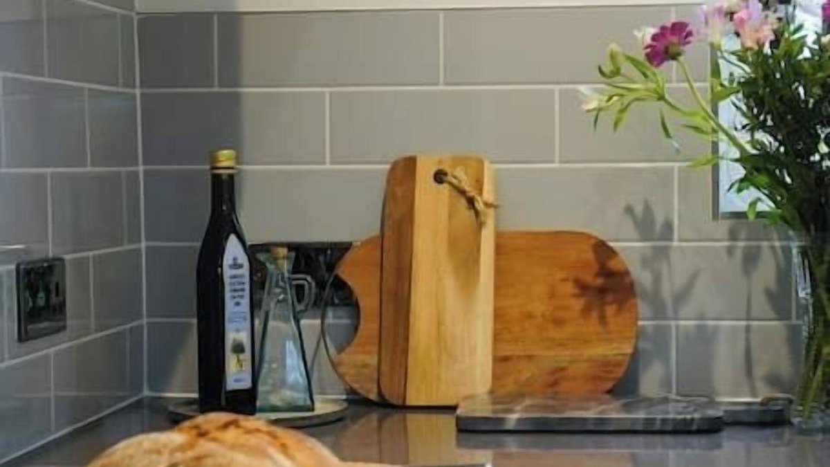 Doncaster Apartment | Comfortable house with parking