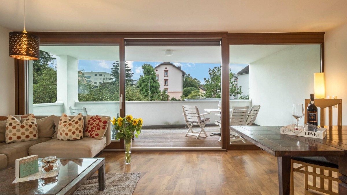 Bregenz Apartment | Comfortable Holiday Apartment "Felix" with Balcony, Wi-Fi & TV
