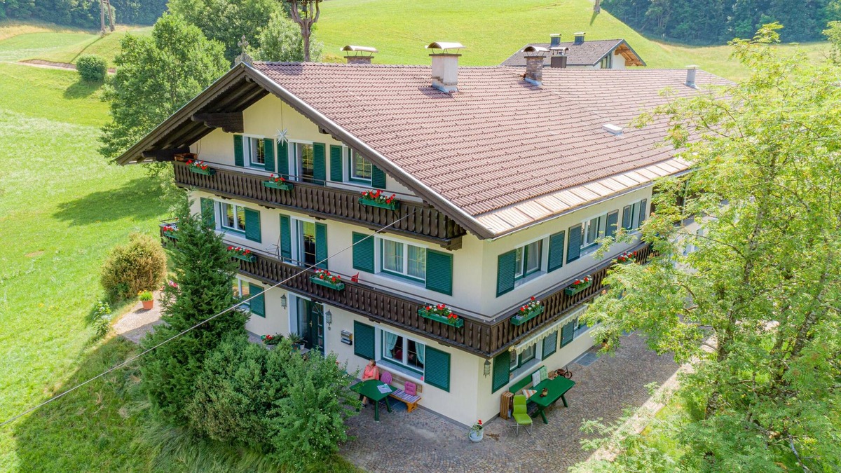 Itter Apartment | Comfortable holiday apartment, 1.2 km to the ski lift