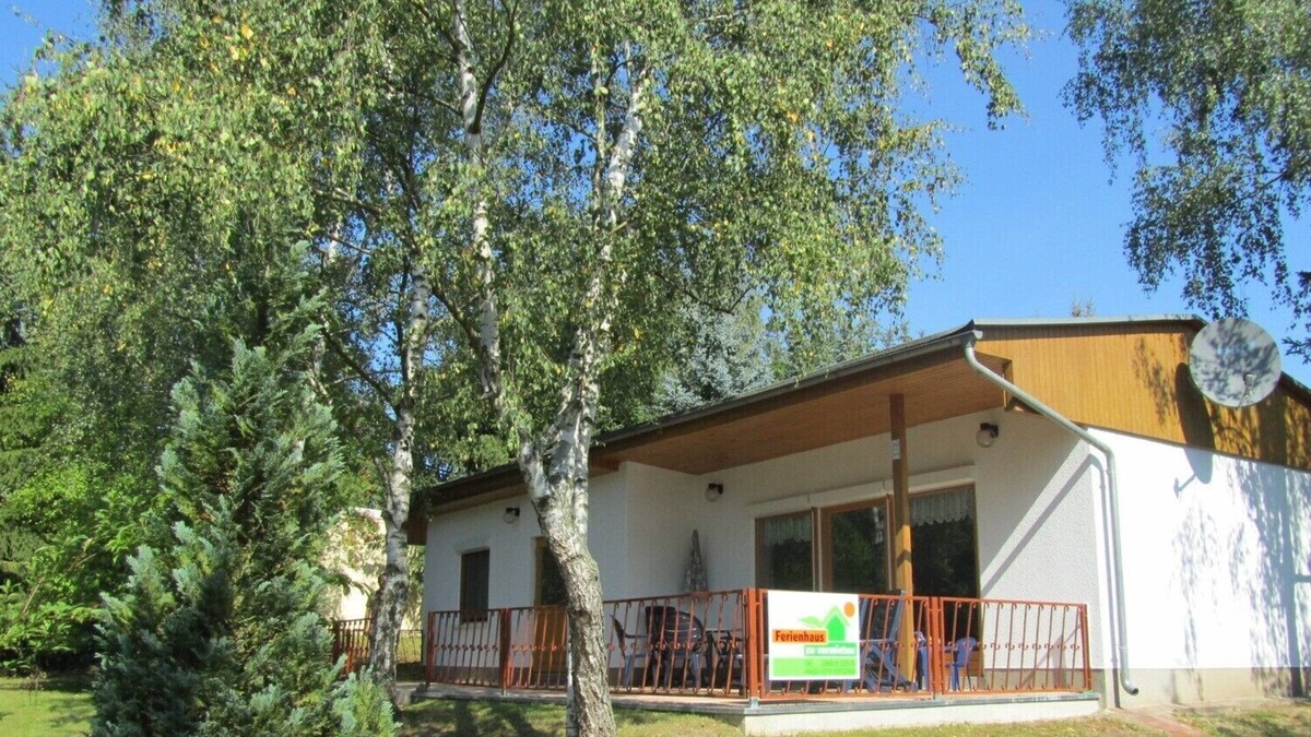 Zeulenroda-Triebes House | Comfortable holiday home at the Zeulenroda dam/bungalow village Zadelsdorf.