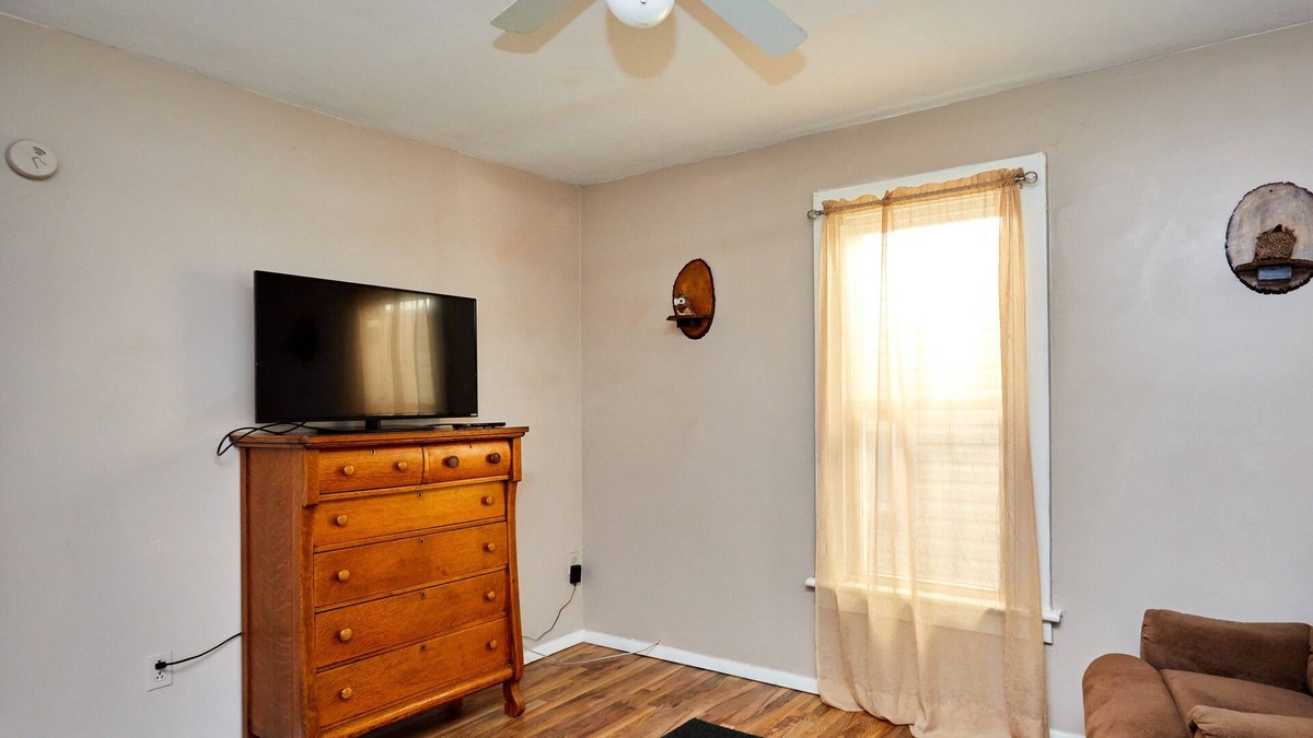 Ellwood City House | Comfortable home in Ellwood City PA