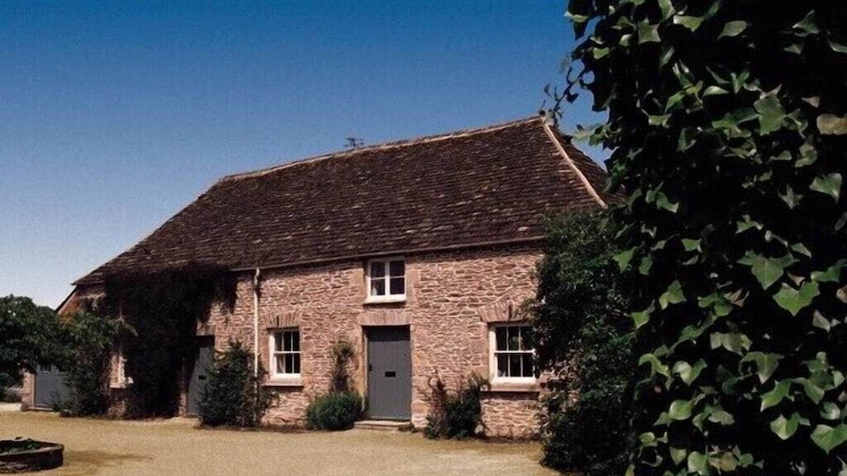 Tetbury Cottage | Comfortable home in lovely Cotswold village, Area of Outstanding Natural Beauty