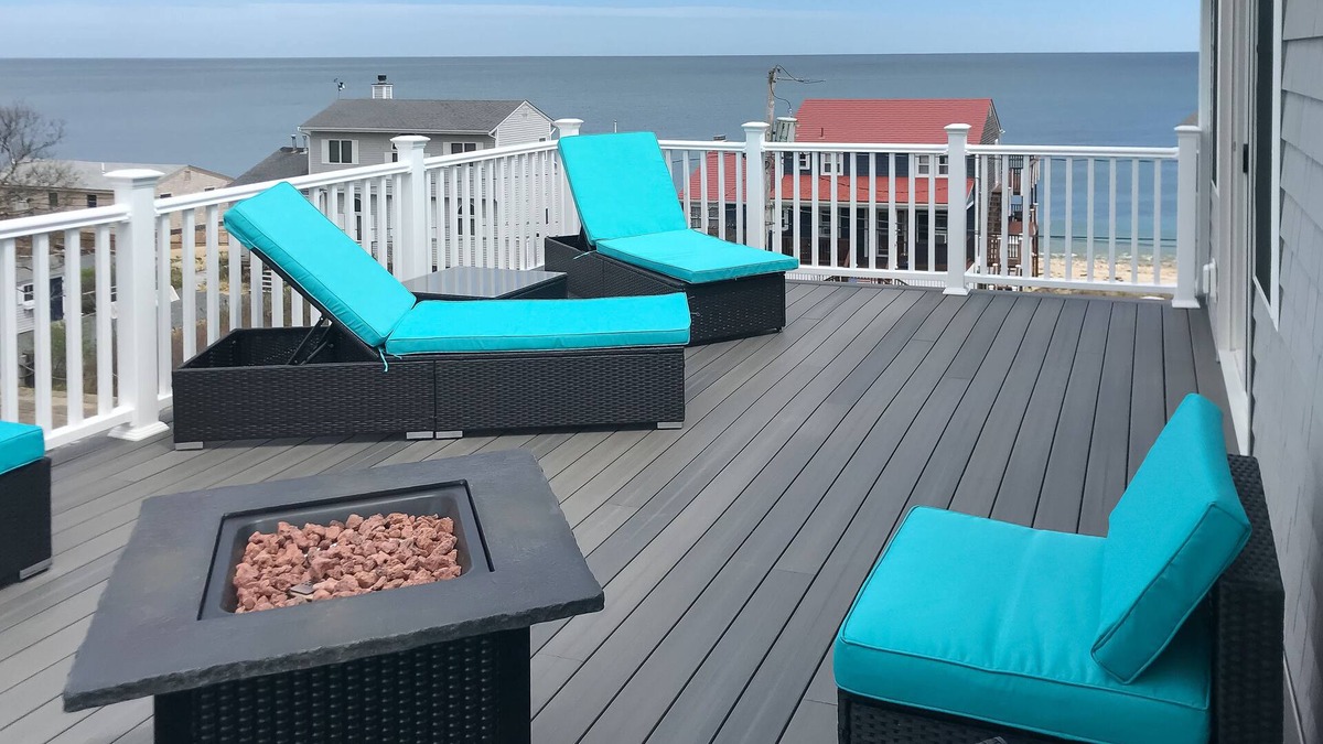 Plymouth House | Comfortable home with rooftop deck, beach & water views, W/D, & central AC