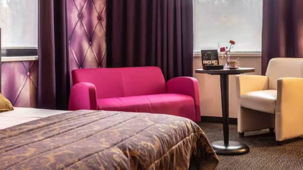 Zevenbergen Hotel | Comfortable Hotel Room in Zevenbergen – Near Moerdijk Port, Parking & Dining
