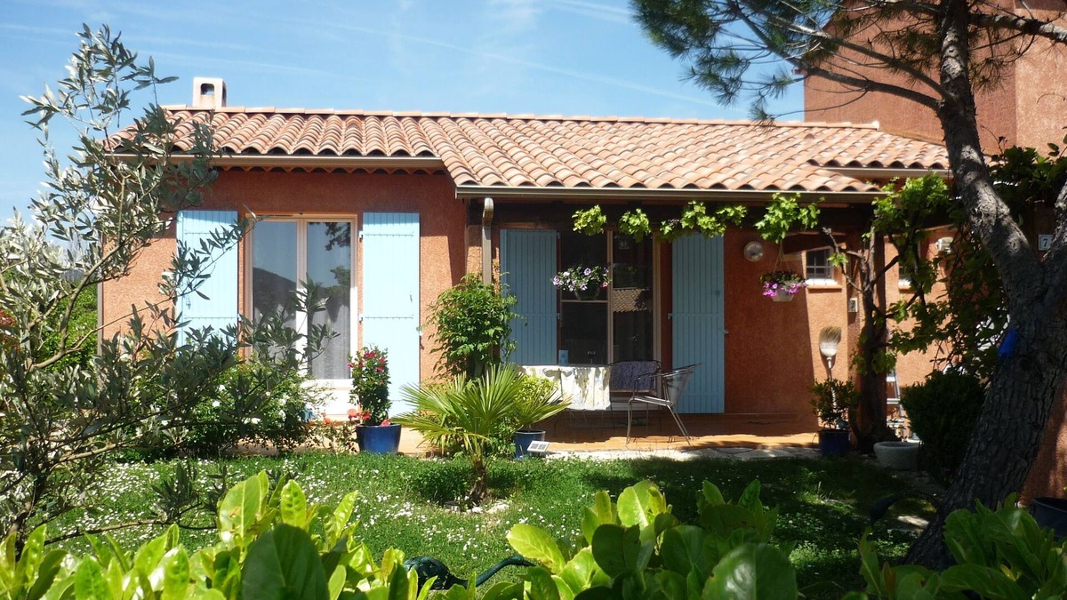 Pierrevert House | Comfortable house for 4 people in the heart of Provence with pool