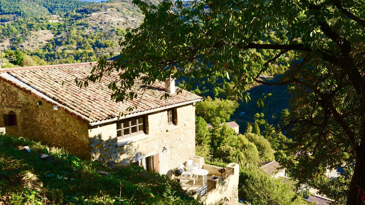 Asperjoc House | Comfortable house with breathtaking views over the valley.