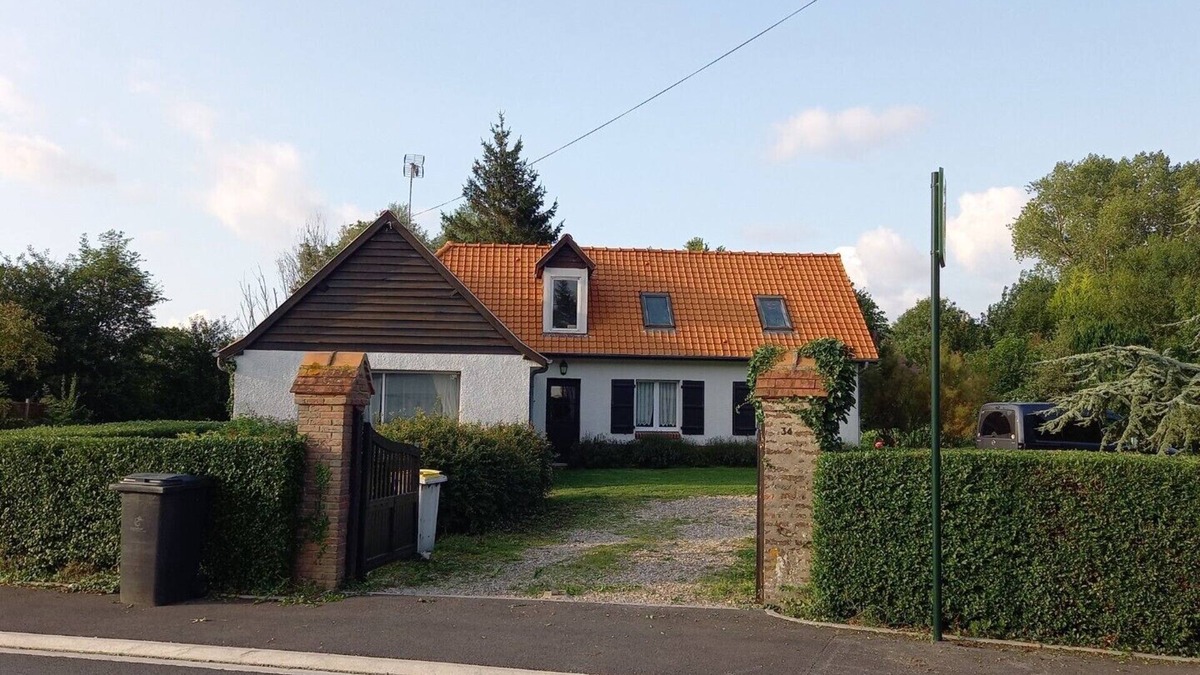 Verton House | Comfortable house with large garden