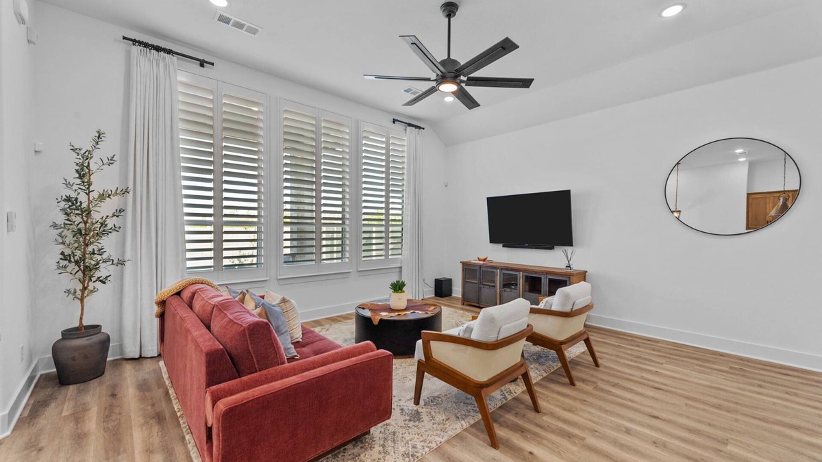 Argyle House | * Comfortable Living in Argyle *