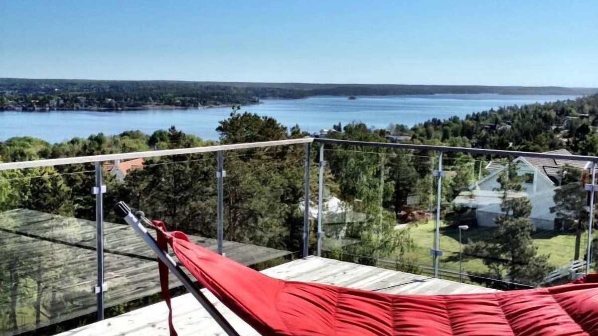 Tyreso House | Comfortable living in modern seaview house with rooftop terrace