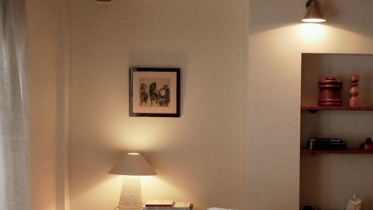 Traar Other | Comfortable living on a farm surrounded by greenery and art