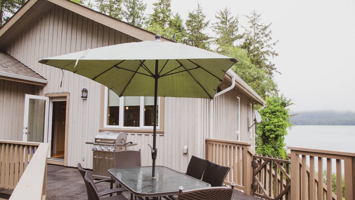 Tofino House | Comfortable new home with beautiful inlet views to experience a true Tofino stay