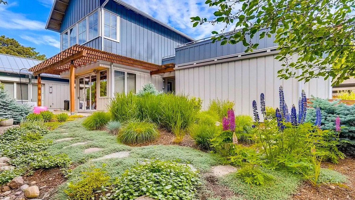 Louisville Apartment | Comfortable, private studio three blocks to downtown