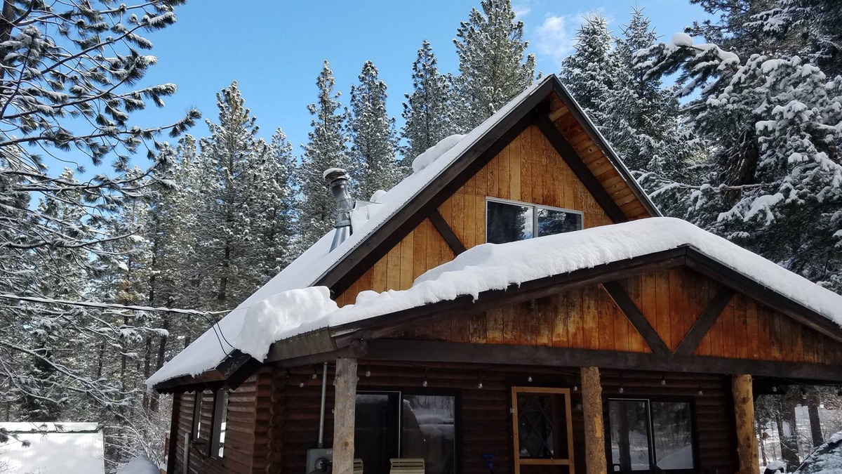 Garden Valley Cabin | Comfortable, Quiet, Roomy Cabin in the Woods!