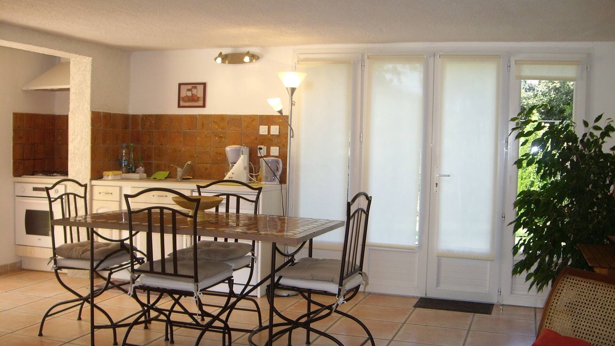 Patrimonio House | comfortable rental type f2 in the heart of the vineyard with swimming pool