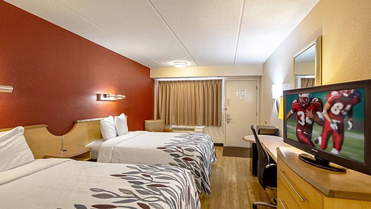 North Canton House | Comfortable Room Near Pro Football Hall of Fame, Just a 9 Min Drive Away