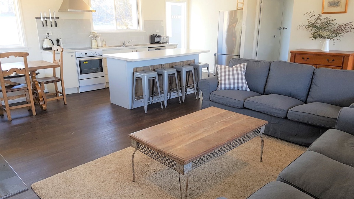 Oberon Cottage | Comfortable self-contained, three-bedroom cottage sleeping up to 8 people