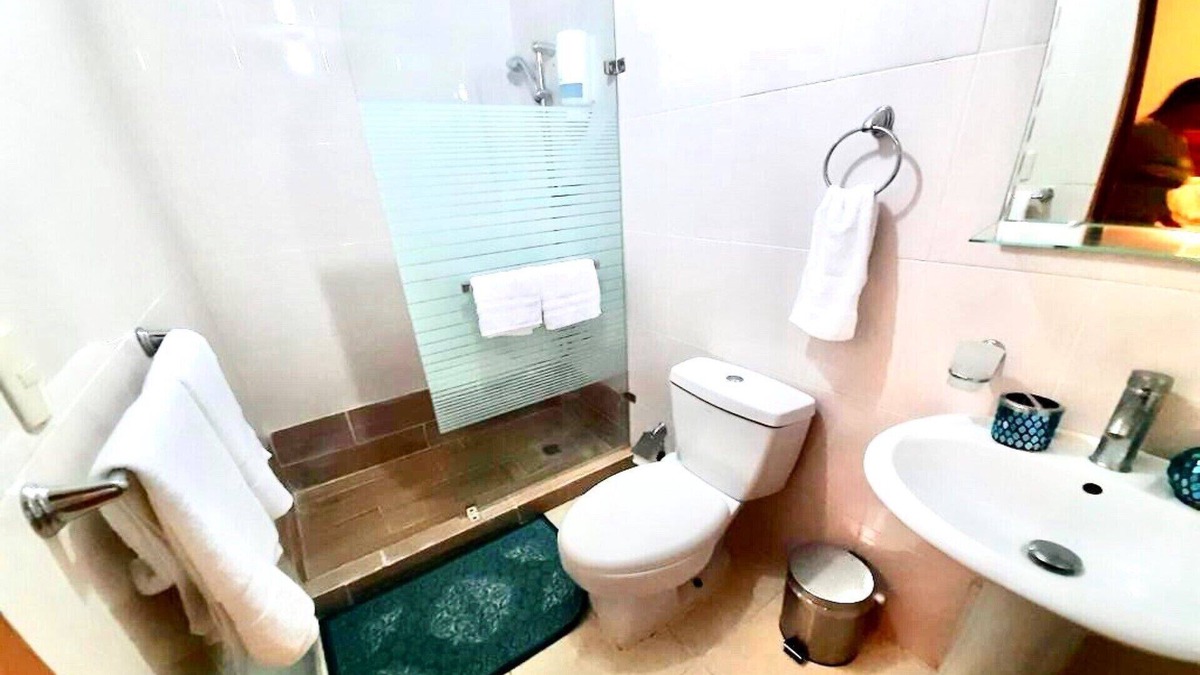 Honduras Apartment | Comfortable spacious apartment with seaview