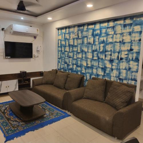 Bhopal Apartment | Comfortable stay at heart of Bhopal INFRONT OF 90DEGREE FAMOUS BRIDGE