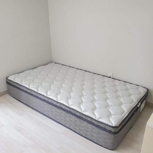Gimhae Apartment | Comfortable Stay close to public transport with great local amenities
