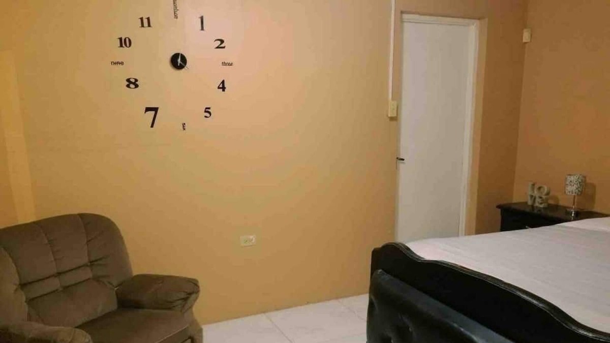 Kingston House | Comfortable stay in kingston