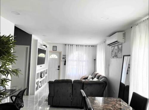 Spring Village House | Comfortable Stay In Phoenix Estate