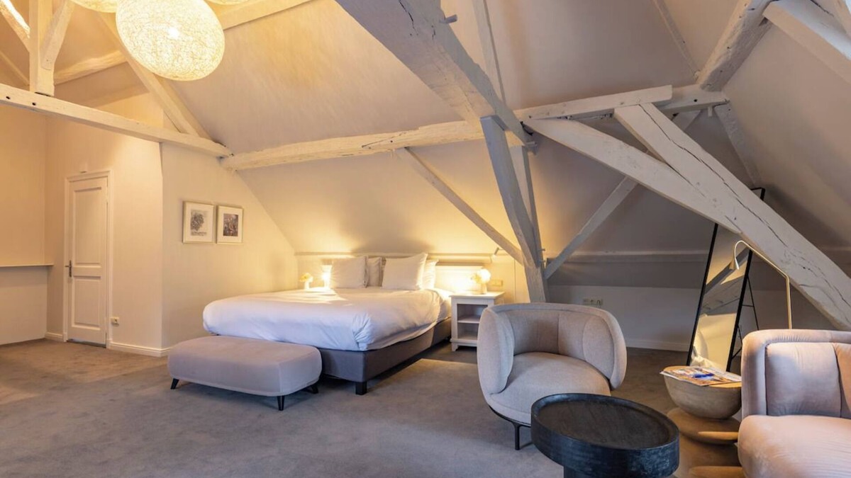 Baarlo Hotel | Comfortable Stay with Free parking and Onsite Dining! Near Kasteel D'Erp