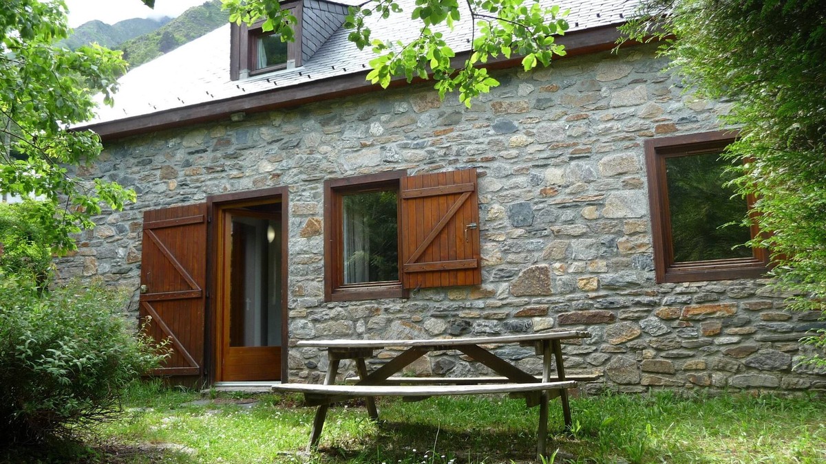 Aragnouet House | Comfortable stone house near Piau Engaly and Néouvielle reserve.