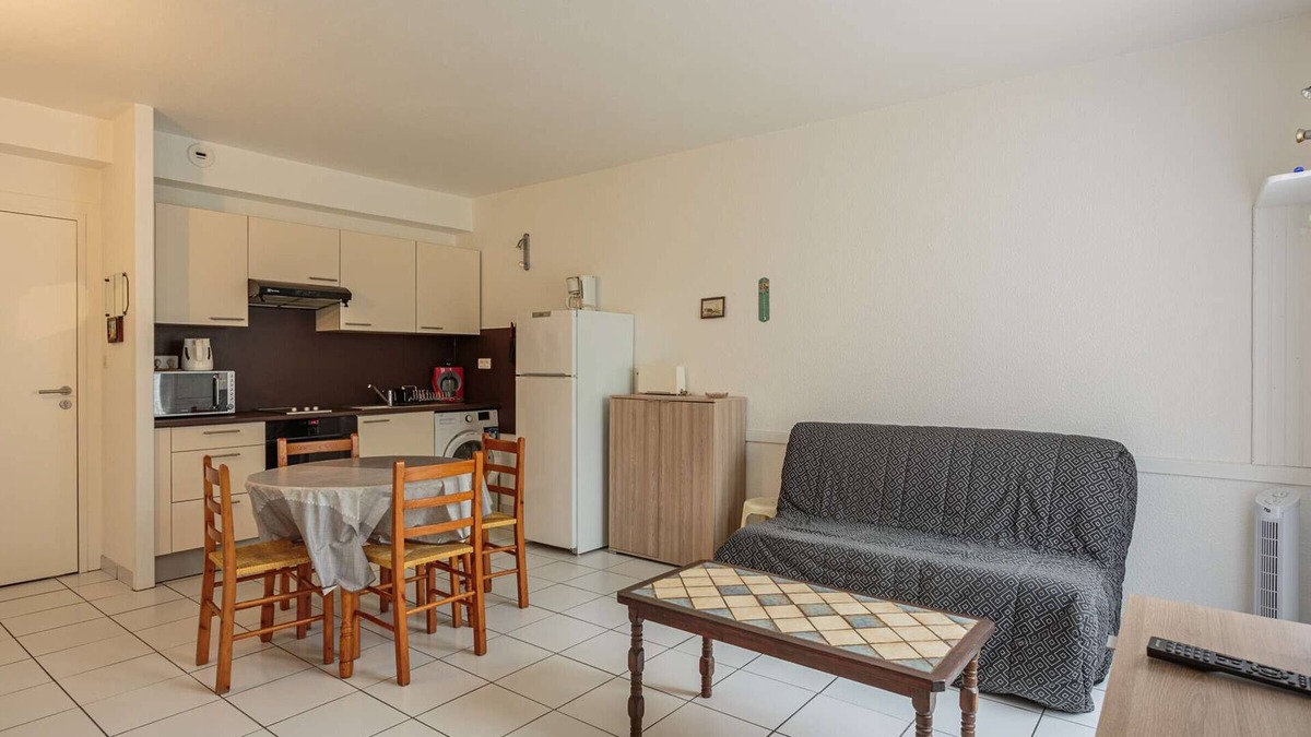 Cambo-les-Bains Apartment | Comfortable studio with garden and parking in Cambo-les-Bains