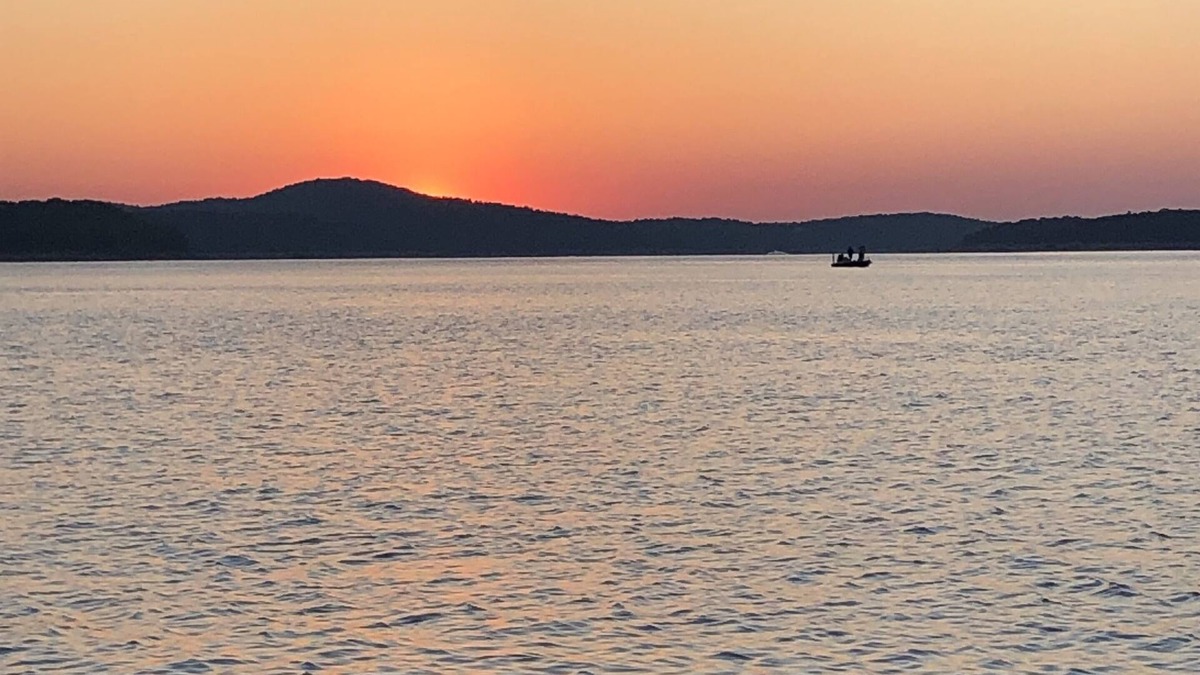 Mountain Home Condo | Comfortable Studio on beautiful Bull Shoals Lake- #8