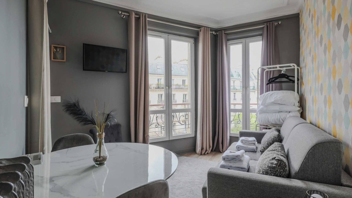 Porte-Saint-Martin Apartment | Comfortable Studio - 2P - Canal Saint-Martin