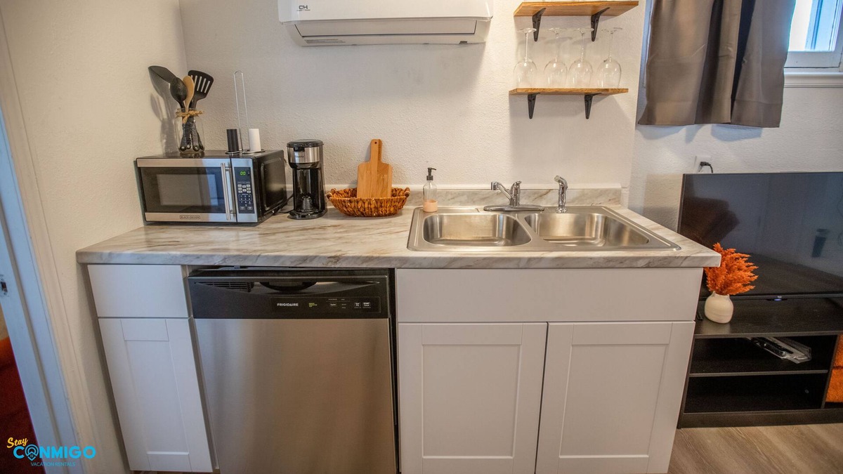 Price Apartment | Comfortable Studio Apt | Pet Friendly