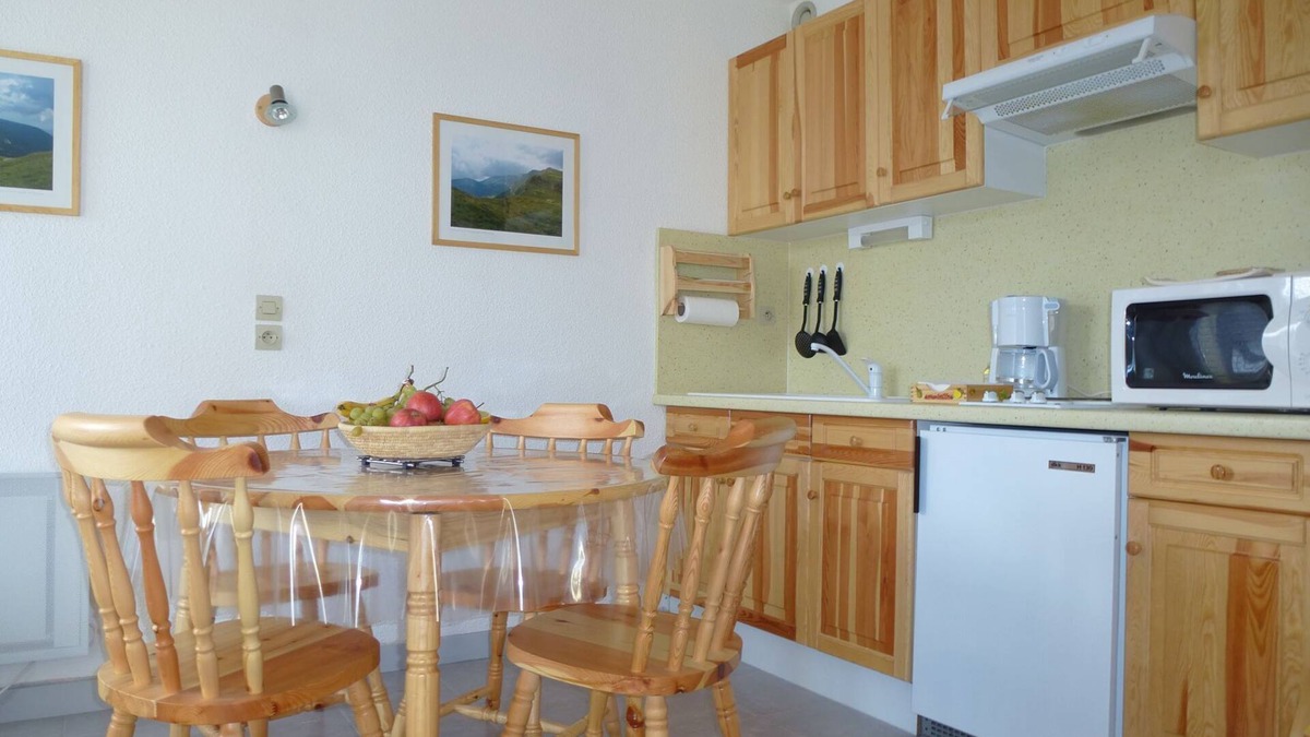 Premanon Apartment | Comfortable studio, east-facing balcony, beautiful nature view, cellar, parking.