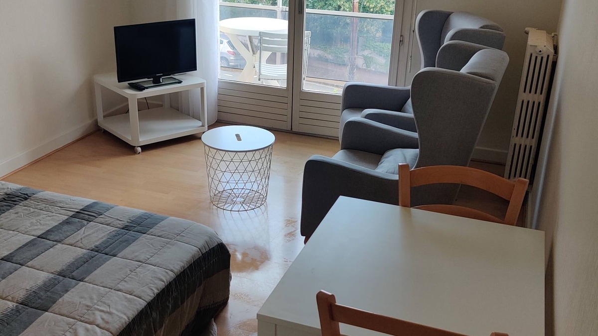 Chatel-Guyon Apartment | Comfortable studio with balcony in Chatel Guyon