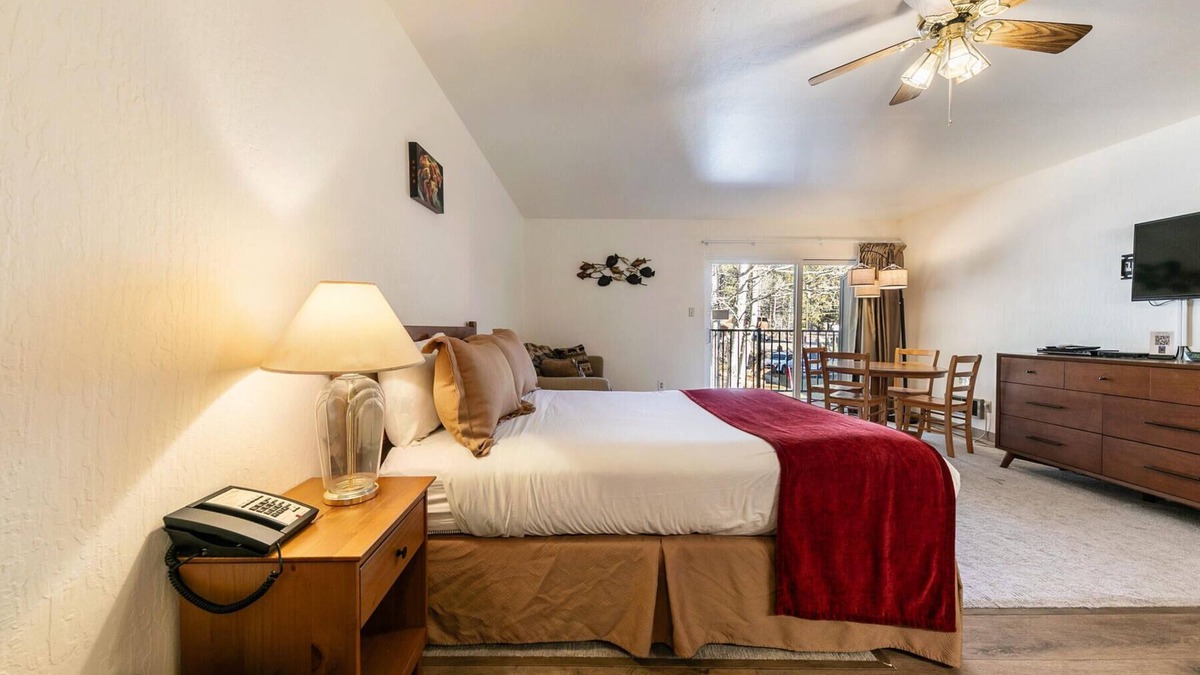 Truckee Condo | Comfortable Studio w/Kitchen 2nd Floor #213 at Donner Lake Village